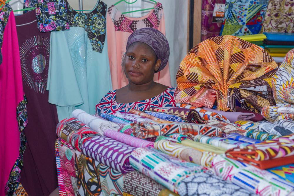people, woman, facial expression, market, sales, shop, trade, loincloth, prints, fashion, wax, tchigan, clothing, colors, fashion, saleswoman, customer, look people, woman, facial expression, market, sales, shop, trade, loincloth, prints, fashion, wax, tchigan, clothing, colors, fashion, saleswoman, customer, look