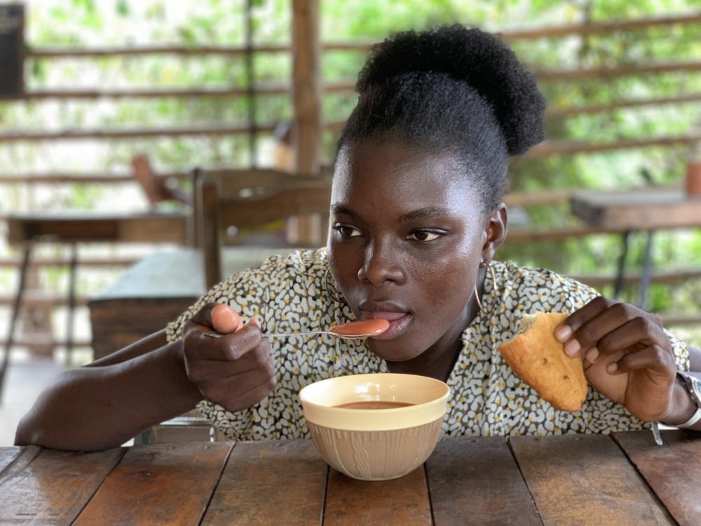 people, food, breakfast, porridge, coco, donut, fritter, doughnut, woman, delicious, taste, diet, nutrition, gestural, spoon, abokoun, eating, feeding, hot drink people, food, breakfast, porridge, coco, donut, fritter, doughnut, woman, delicious, taste, diet, nutrition, gestural, spoon, abokoun, eating, feeding, hot drink
