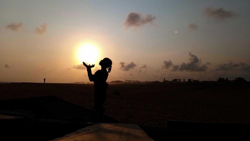 sunset, silhouette, dawn, people, woman, evening, sun, landscape, dusk, shadow, beach, pose, posture, gestural sunset, silhouette, dawn, people, woman, evening, sun, landscape, dusk, shadow, beach, pose, posture, gestural