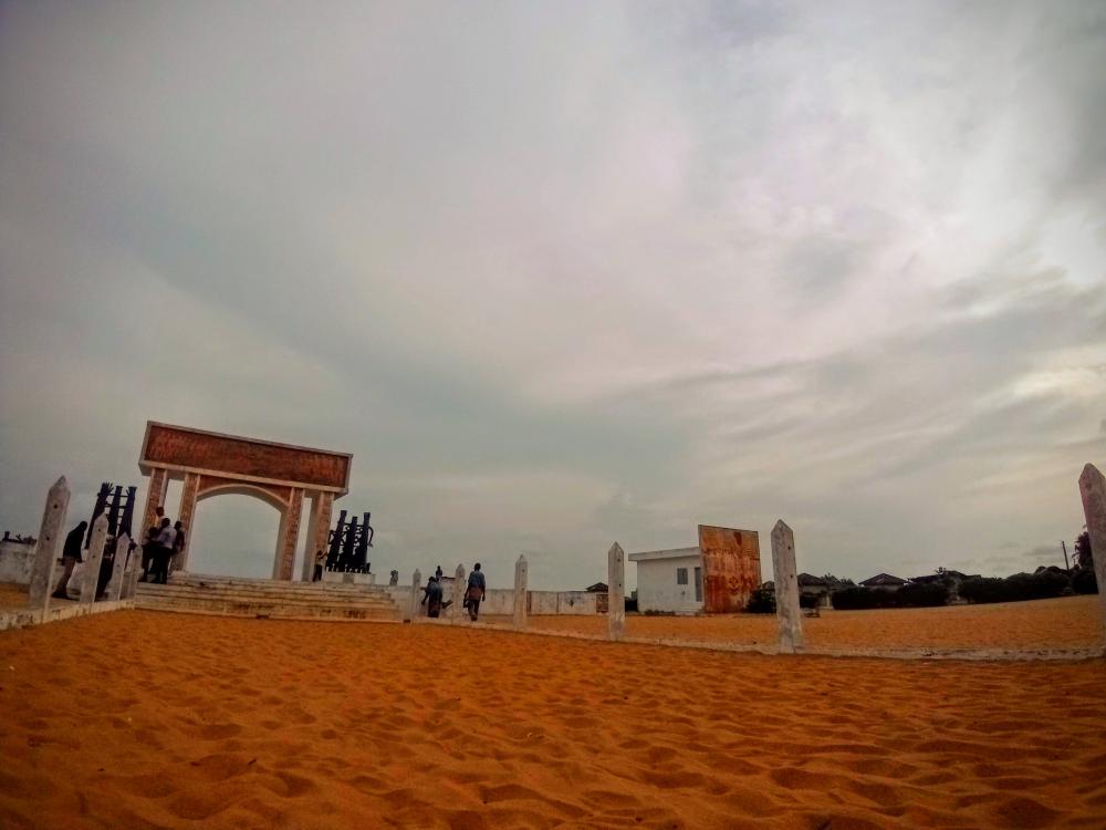 tourism, the door of no return, beach, monument, discovery, historic place tourism, the door of no return, beach, monument, discovery, historic place