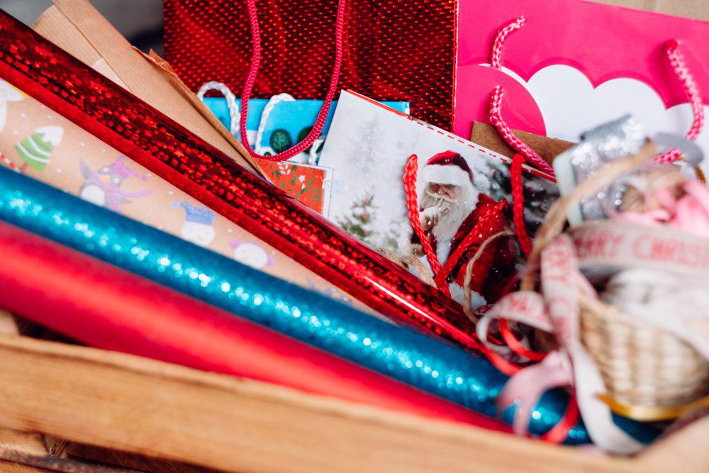 Christmas bags, wrapping paper and ribbons 3 Christmas bags, wrapping paper and ribbons 3