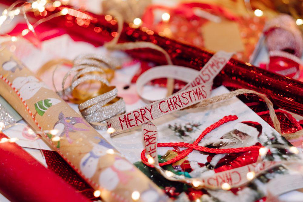 Christmas bags, wrapping paper and ribbons 5 Christmas bags, wrapping paper and ribbons 5