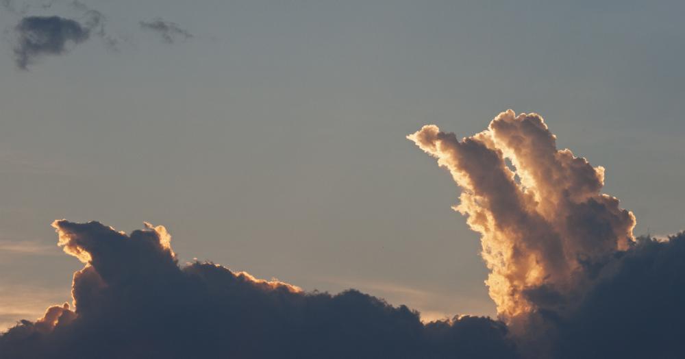 Fingerlike Cloud Columns With Glow Fingerlike Cloud Columns With Glow