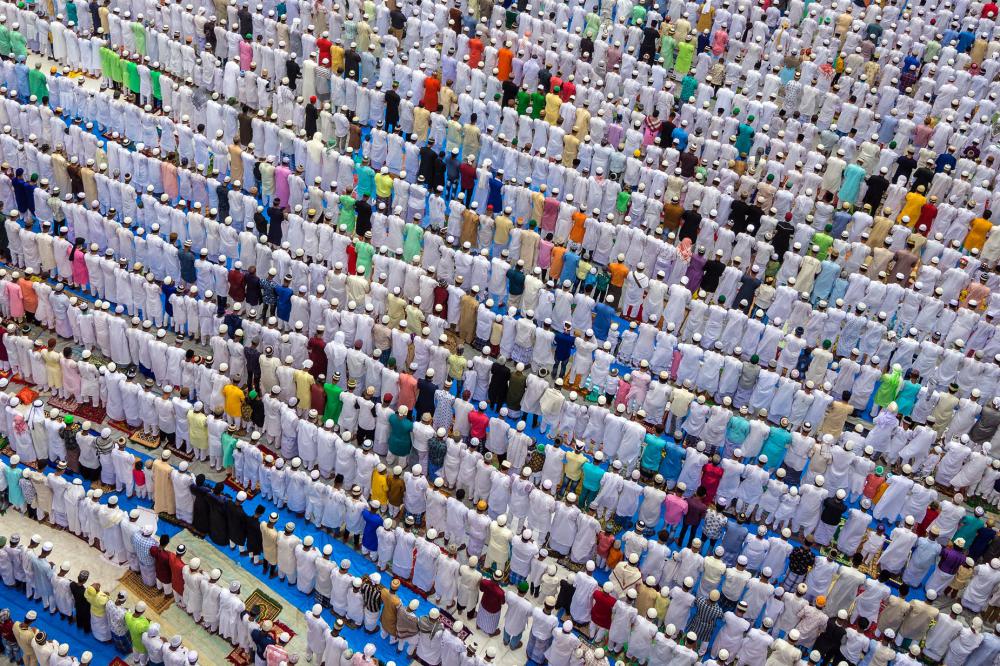 Aerial Image Of People Lined Up In Rows Photo Aerial Image Of People Lined Up In Rows Photo