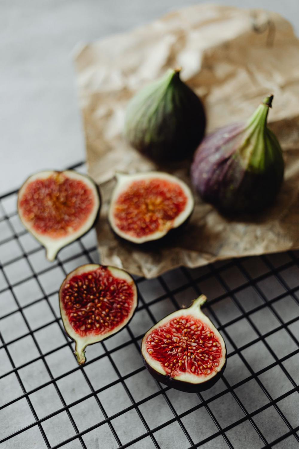 Beautiful and fresh red coloured figs Beautiful and fresh red coloured figs