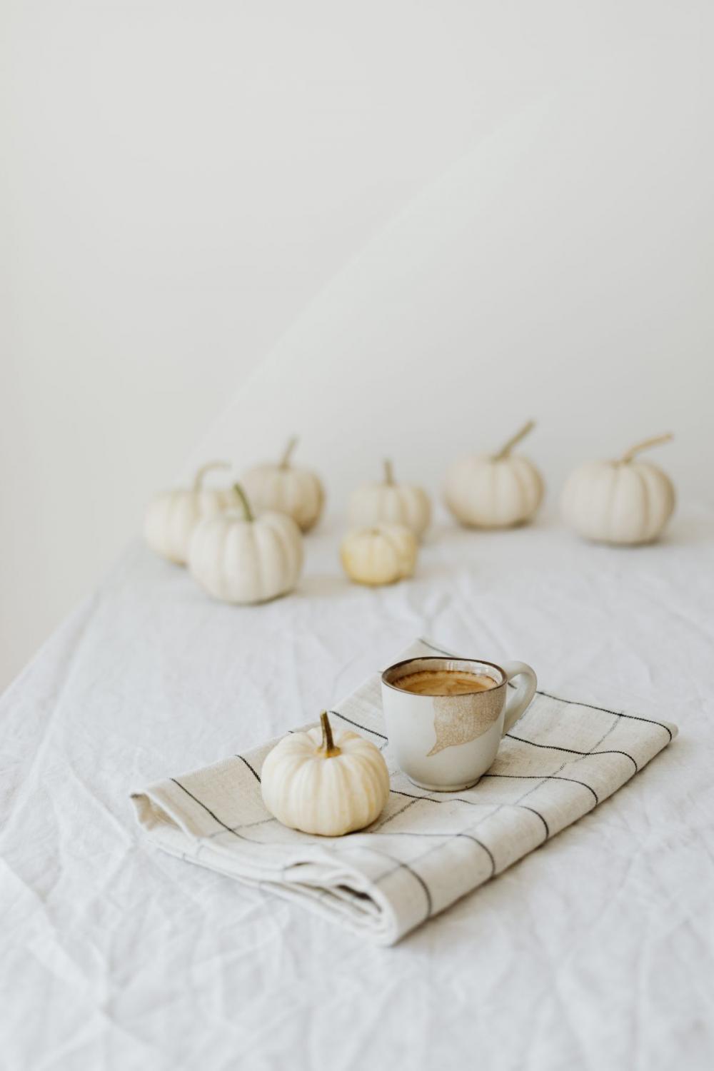 Autumn coffee - pumpkins - acorns - oak leaves Autumn coffee - pumpkins - acorns - oak leaves
