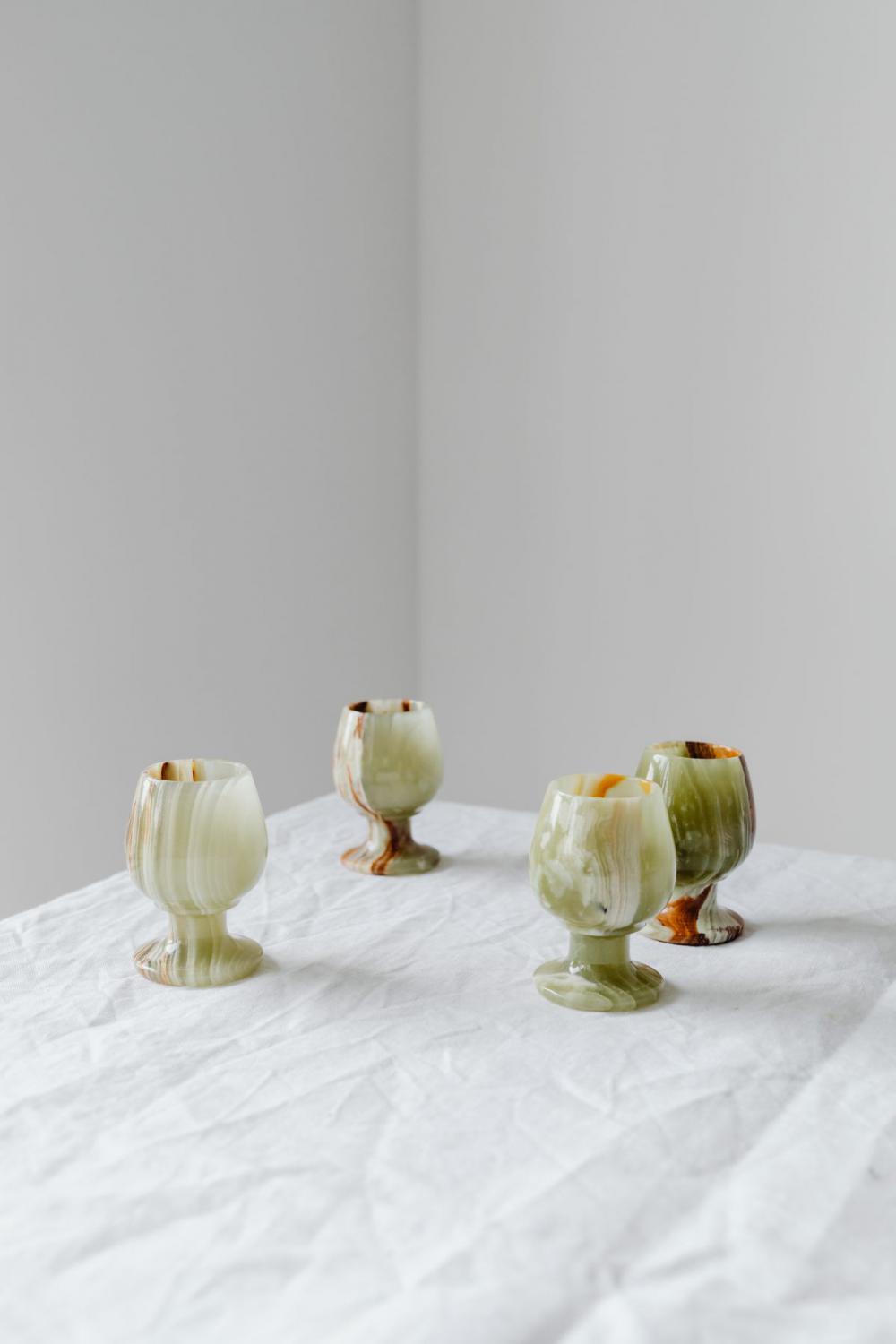 Dried flowers and small vases Dried flowers and small vases