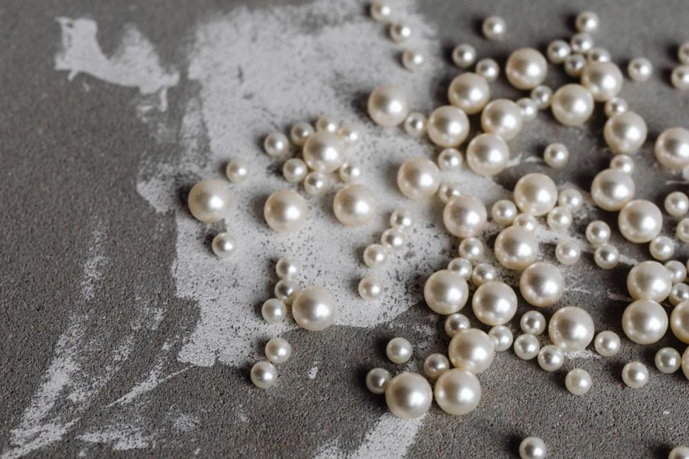 A woman needs ropes and ropes of pearls A woman needs ropes and ropes of pearls
