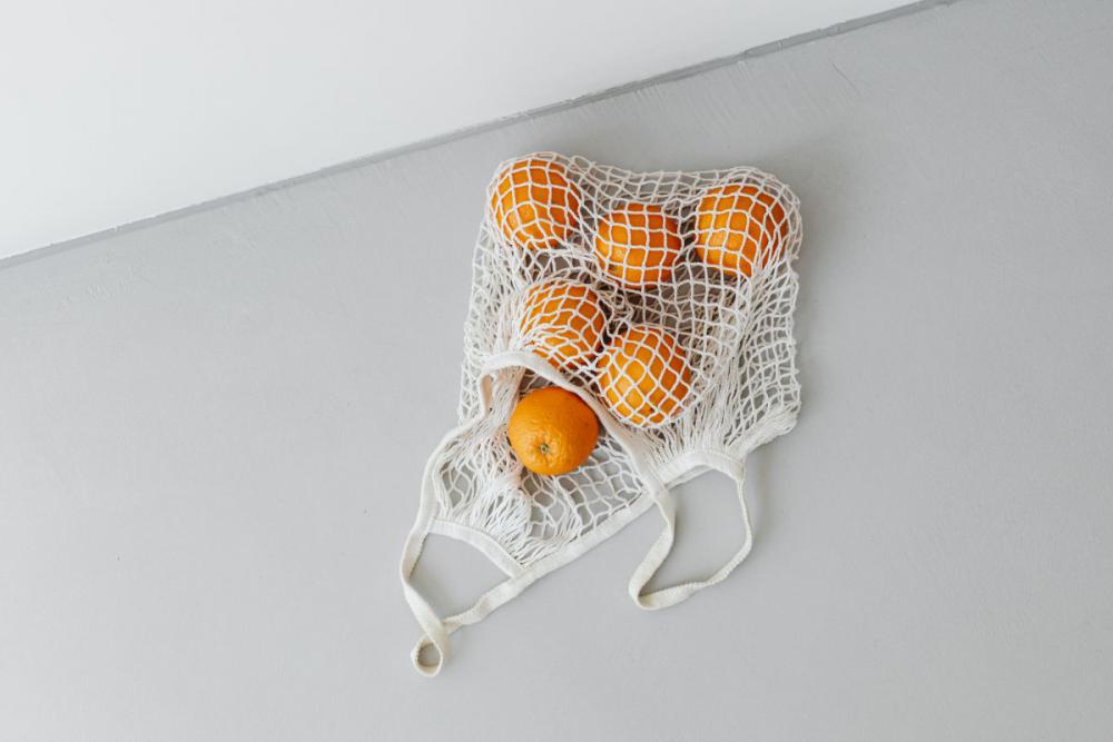 A few oranges in the bag - business card - free mockup photos A few oranges in the bag - business card - free mockup photos