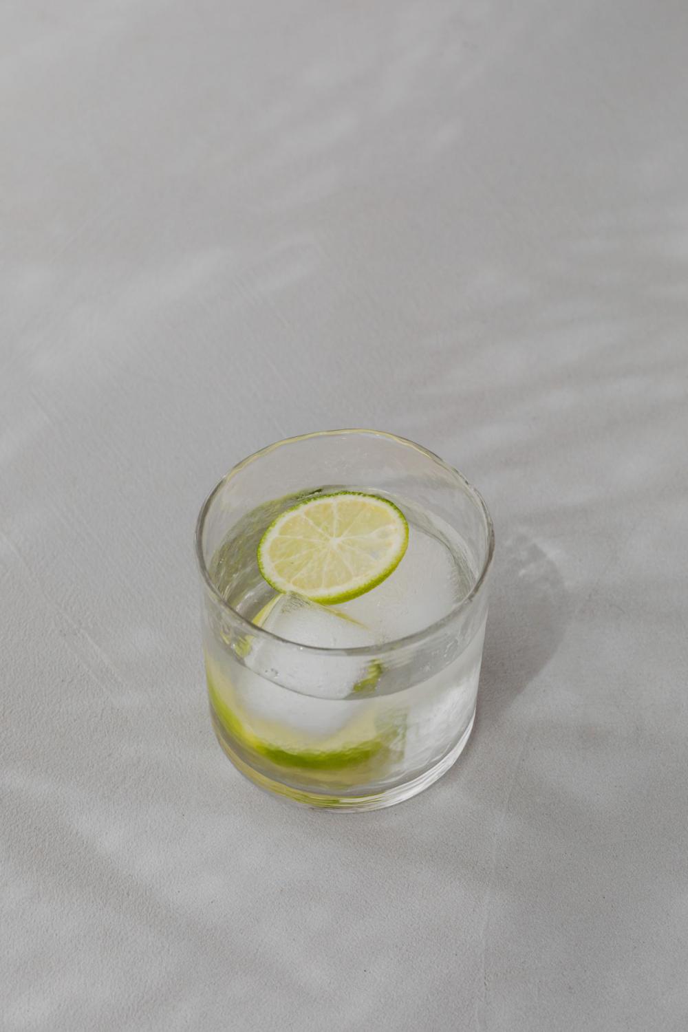 Cold and refreshing detox water - ice cubes Cold and refreshing detox water - ice cubes