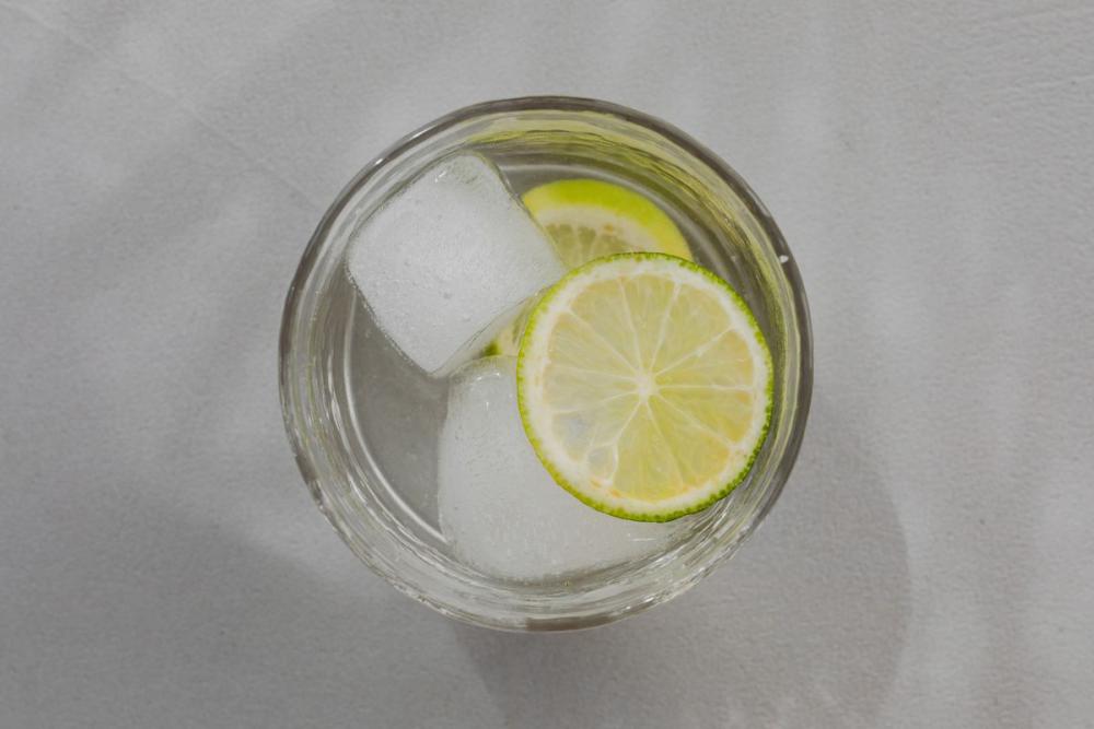 Cold and refreshing detox water - ice cubes Cold and refreshing detox water - ice cubes