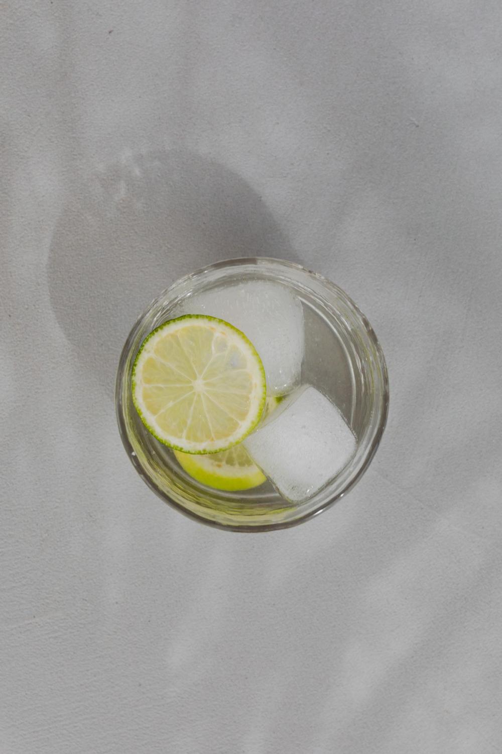 Cold and refreshing detox water - ice cubes Cold and refreshing detox water - ice cubes