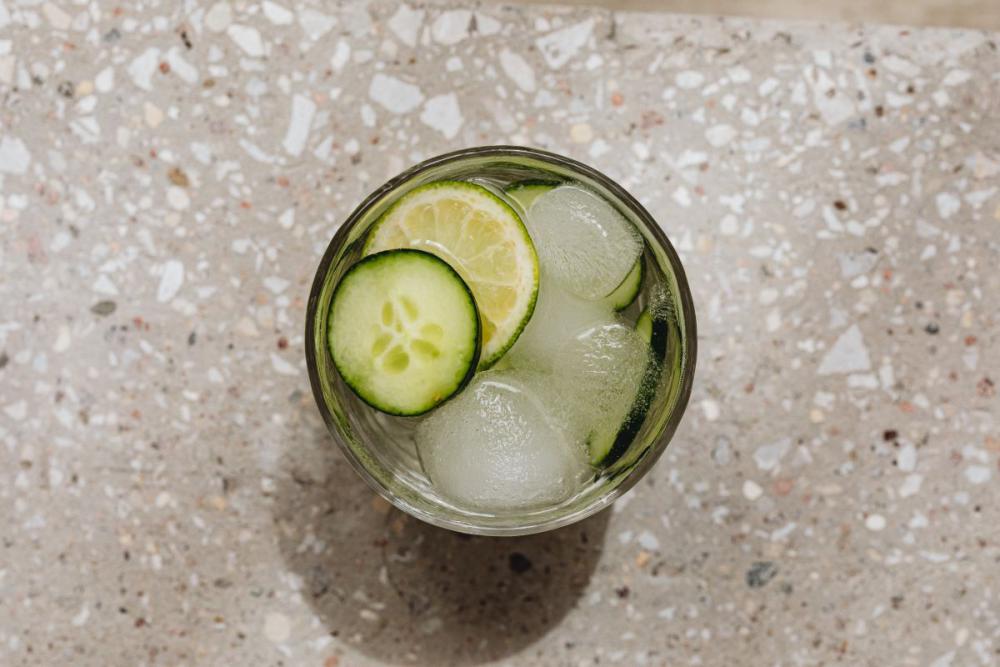 Cold and refreshing detox water - ice cubes Cold and refreshing detox water - ice cubes