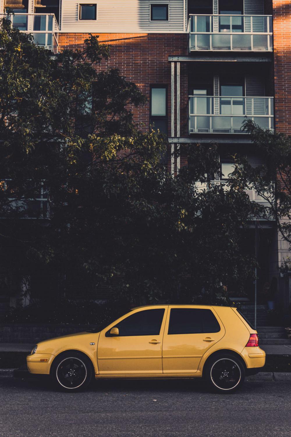 Yellow car Yellow car