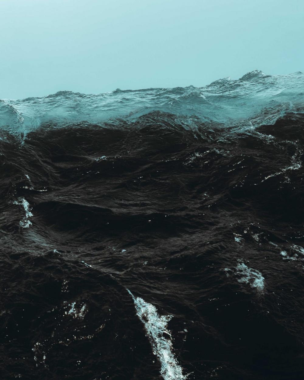 Raging waves Raging waves
