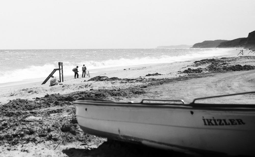 Ocean With A Boat In The Foreground Photo Ocean With A Boat In The Foreground Photo