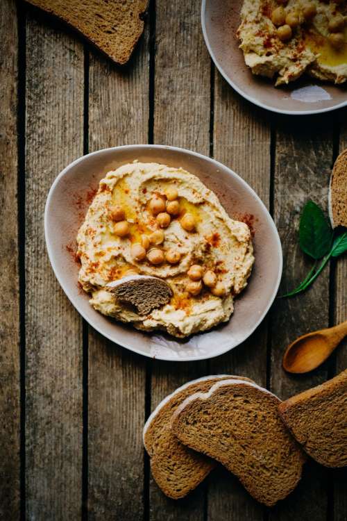 Delicious hummus with bread