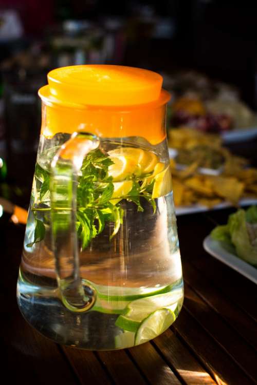 Jar with water, mint and lemon