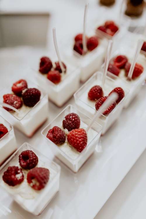 Raspberry cheesecake desserts