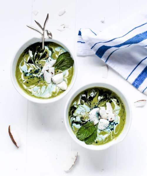 Swirly Green Smoothie Bowls