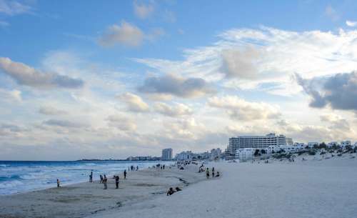 Beach landscape in Cancun, Mexico free photo