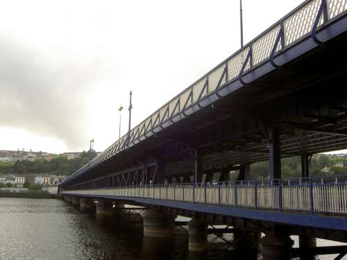 Craigavon Bridge in Derry, Ireland free photo