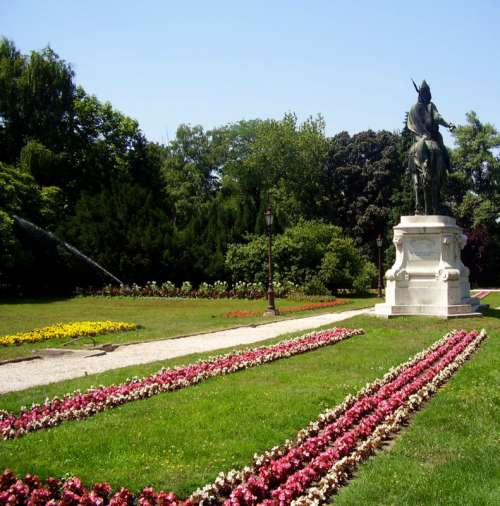 Garden of the university with Statue of Prince Kálmán free photo