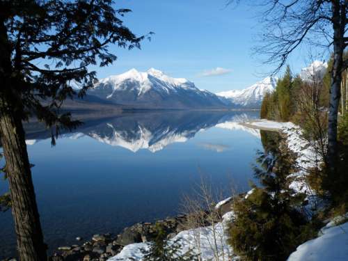 Landscape of lake McDonald at Glacier National Park, Montana free photo