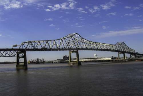 Large bridge at the mouth of the Mississippi at Baton Rouge, Louisiana free photo