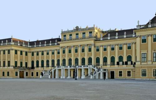 Schloss Schönbrunn in Vienna, Austria free photo