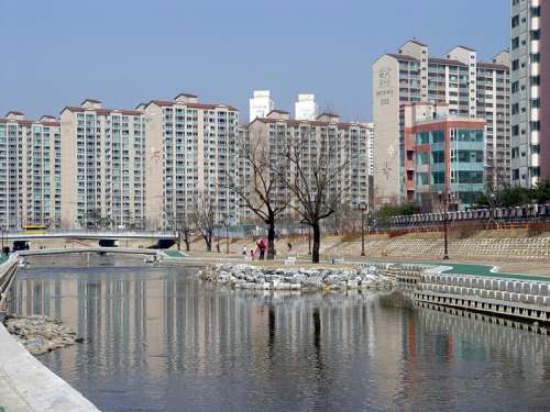 Tancheon area within the Yongin in South Korea free photo