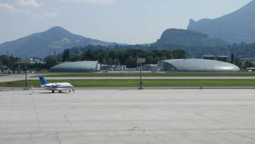 Airport Salzburg Runway Aircraft Flyer Transport