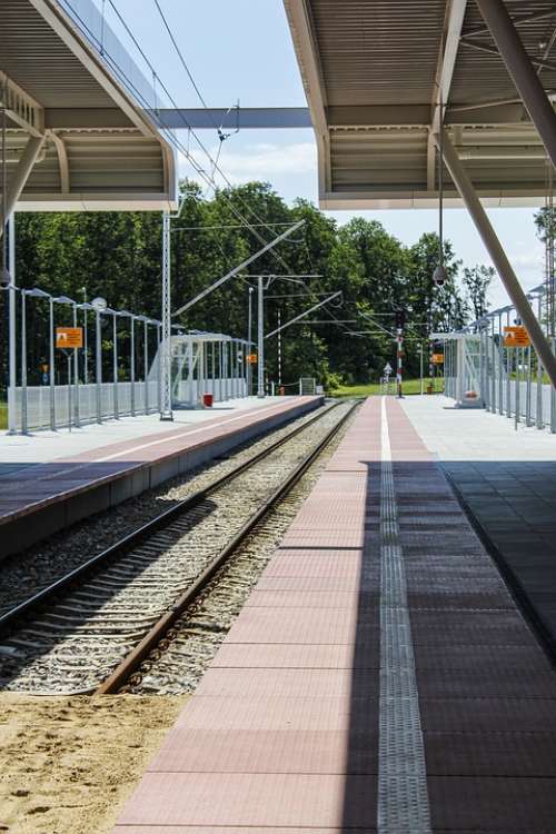 An Train Tracks Airport Lublin Terminal Tickets