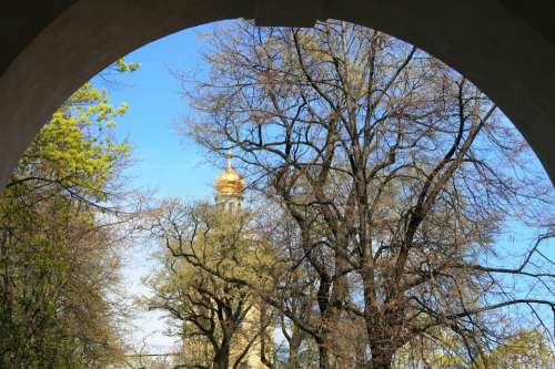 Arch Circular Entrance Opening Trees Cupola Gold