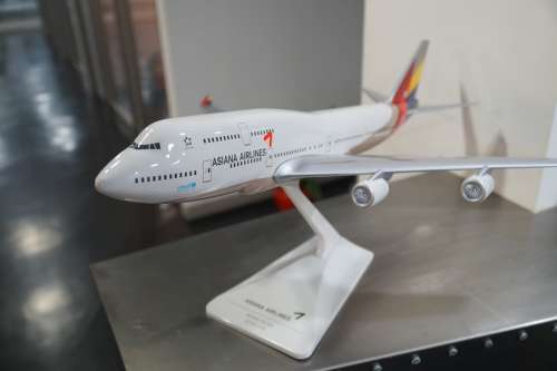 Asiana Airlines Boeing 747 Model Aircraft
