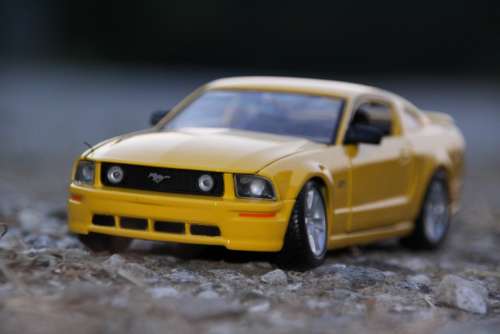 Auto Yellow Mustang Model Car