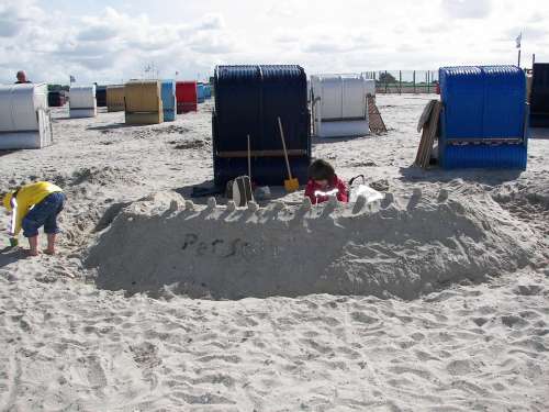 Beach Children Play Sandburg Sand Vacations