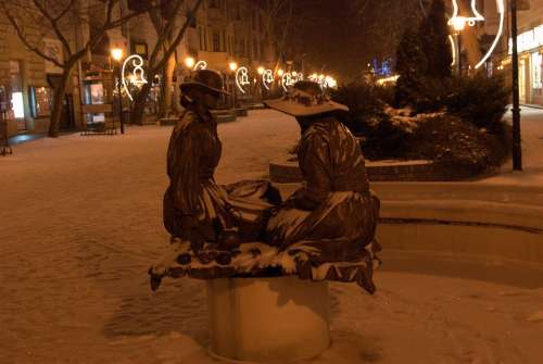 Békéscsaba Street Winter Snow Statue