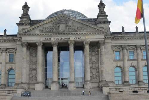 Berlin Germany Urbanos Reichstag