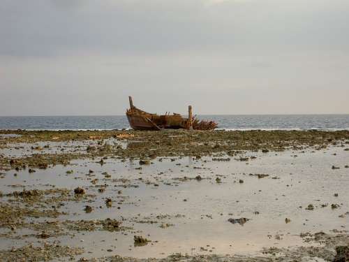 Boat Wreck Sea Gili