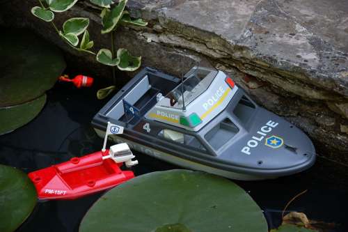 Boat Toys Plastic Boat Garden Pond Leaves Water