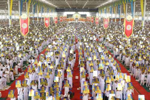 Buddhists Crowd Meditate People Thailand Wat