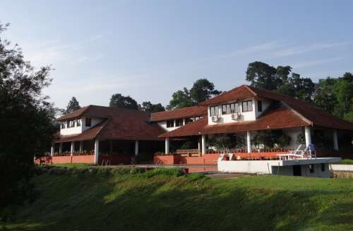 Building Traditional Forest Lodge Holiday Kodagu