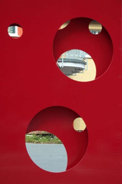By Looking Goal Hole Circle Red Metal Round