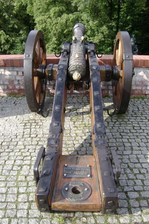 Cannon Clear Up Shoot Has Happened Częstochowa