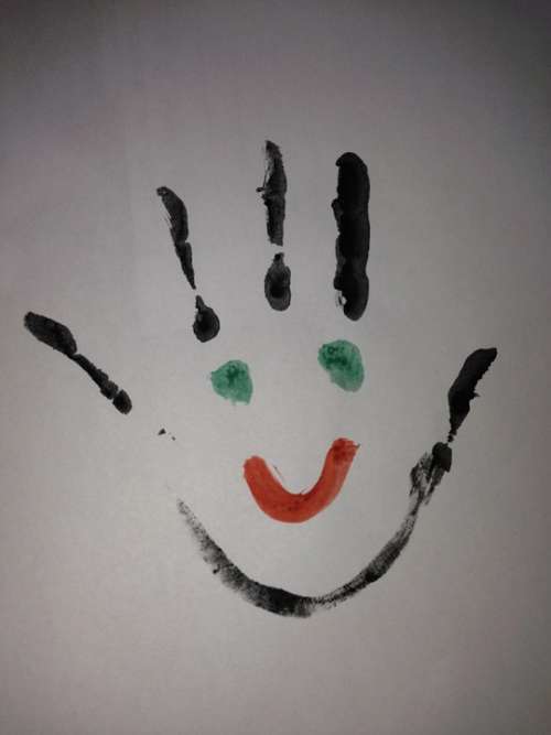 Child Child'S Hand Funny Cheerful Mood Smile Rays