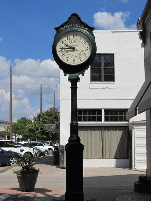 Clock Sidewalk Knox Henderson Dallas Texas