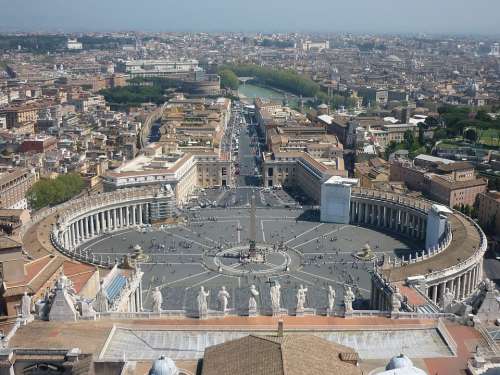 Colonnade San Pietro Vatican
