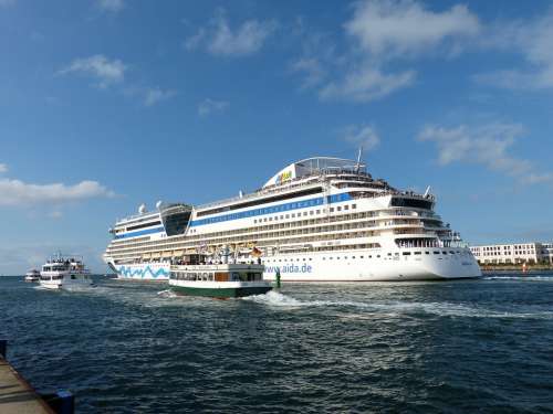 Cruise Ship Cruise Sea Ship Vacations Shipping
