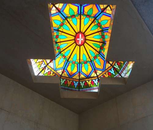 Cruz Stained Glass Window Colors Symmetry
